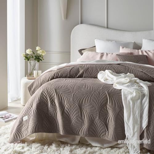 ROOM99 Feel elegant överkast i brunt 170 x 210 cm, mångsidig filt som sängöverkast eller sofföverkast, för säng och soffa, täcke, stil, perfekt bedspread sammet 5908224010957